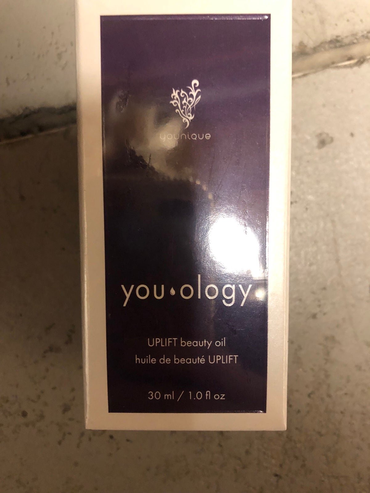 Younique beauty uplift oil