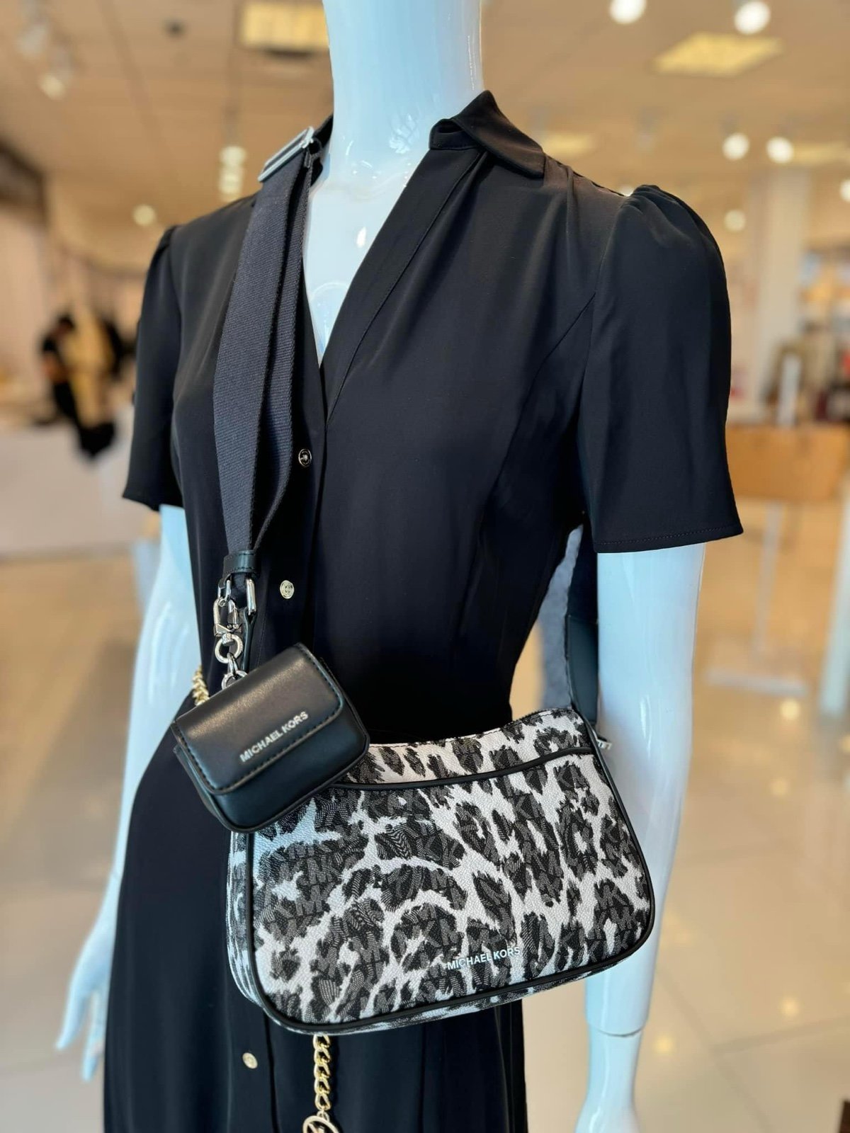 michael michael kors medium camera bag