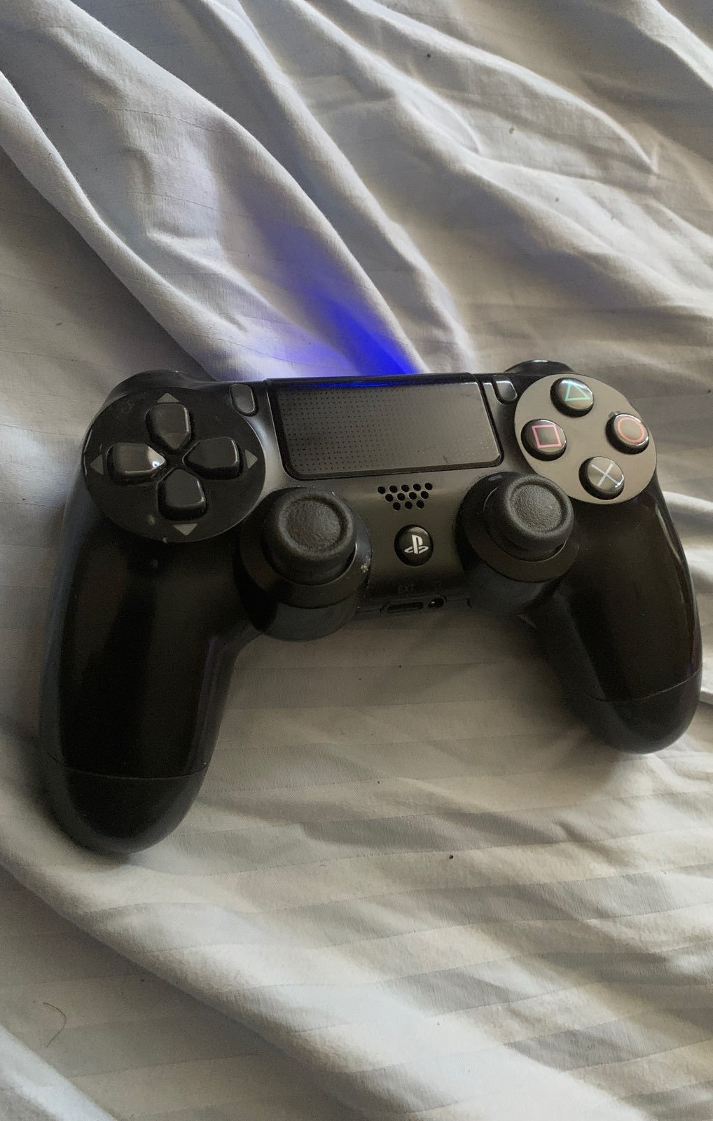 PS4 controller