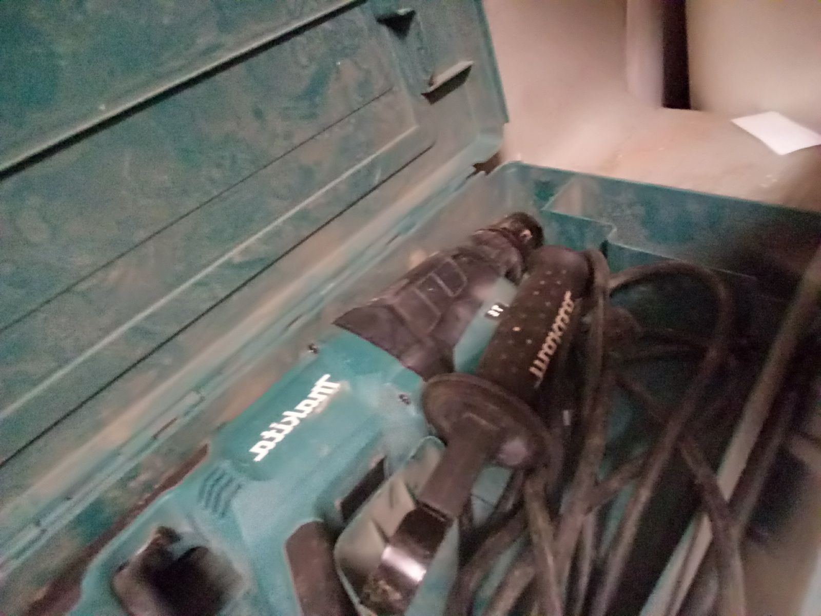 Makita Rotary Hammer 120v HR2461