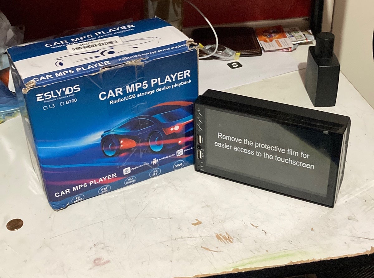 Touch screen Double Din Car Stereo w/ backup camera