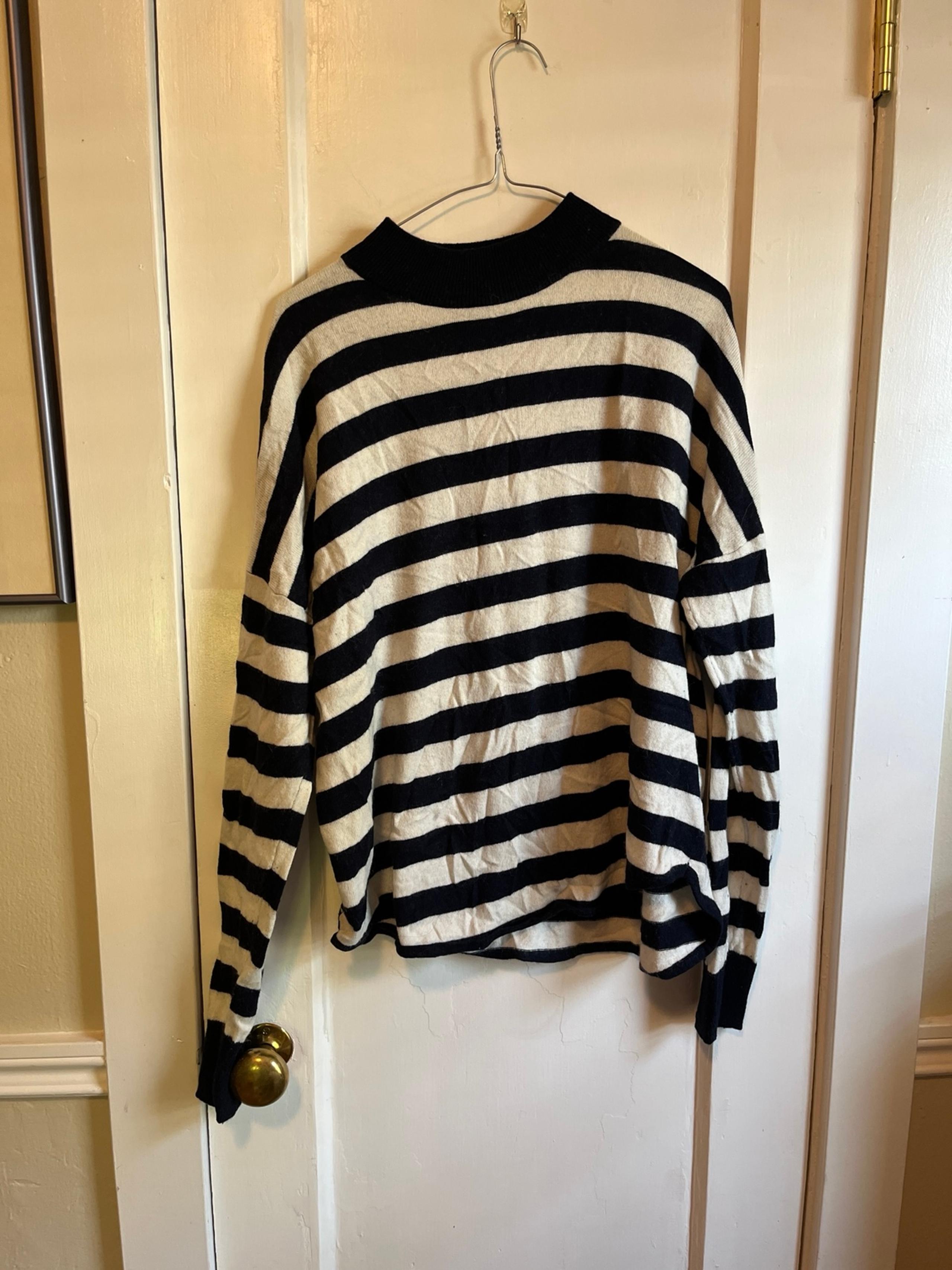 Madewell blue and white striped sweater size Large