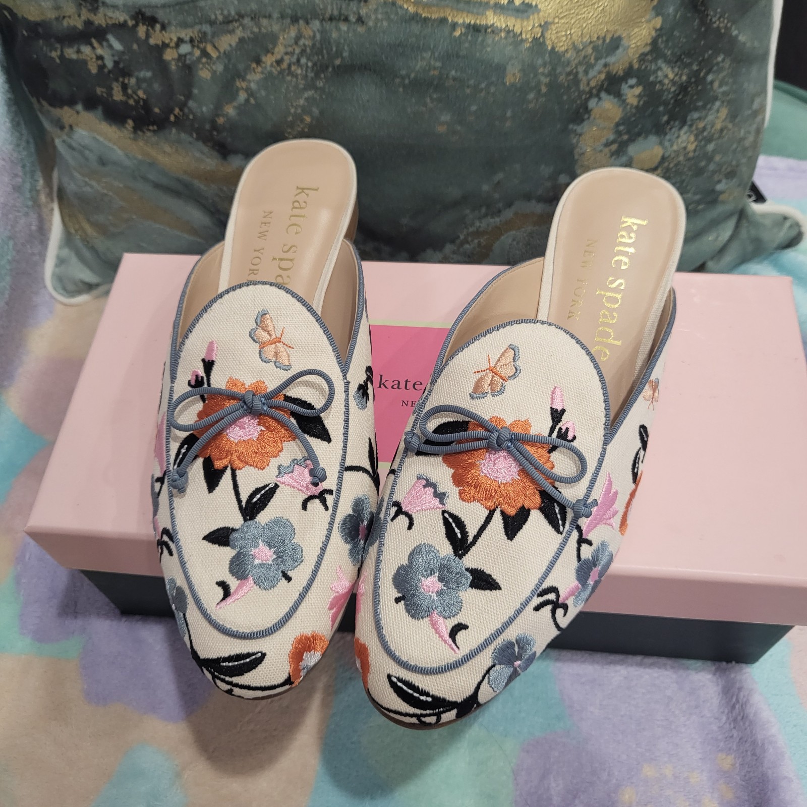 Kate Spade New York shops Floral Devi Embroidered Canvas Mules Size 9