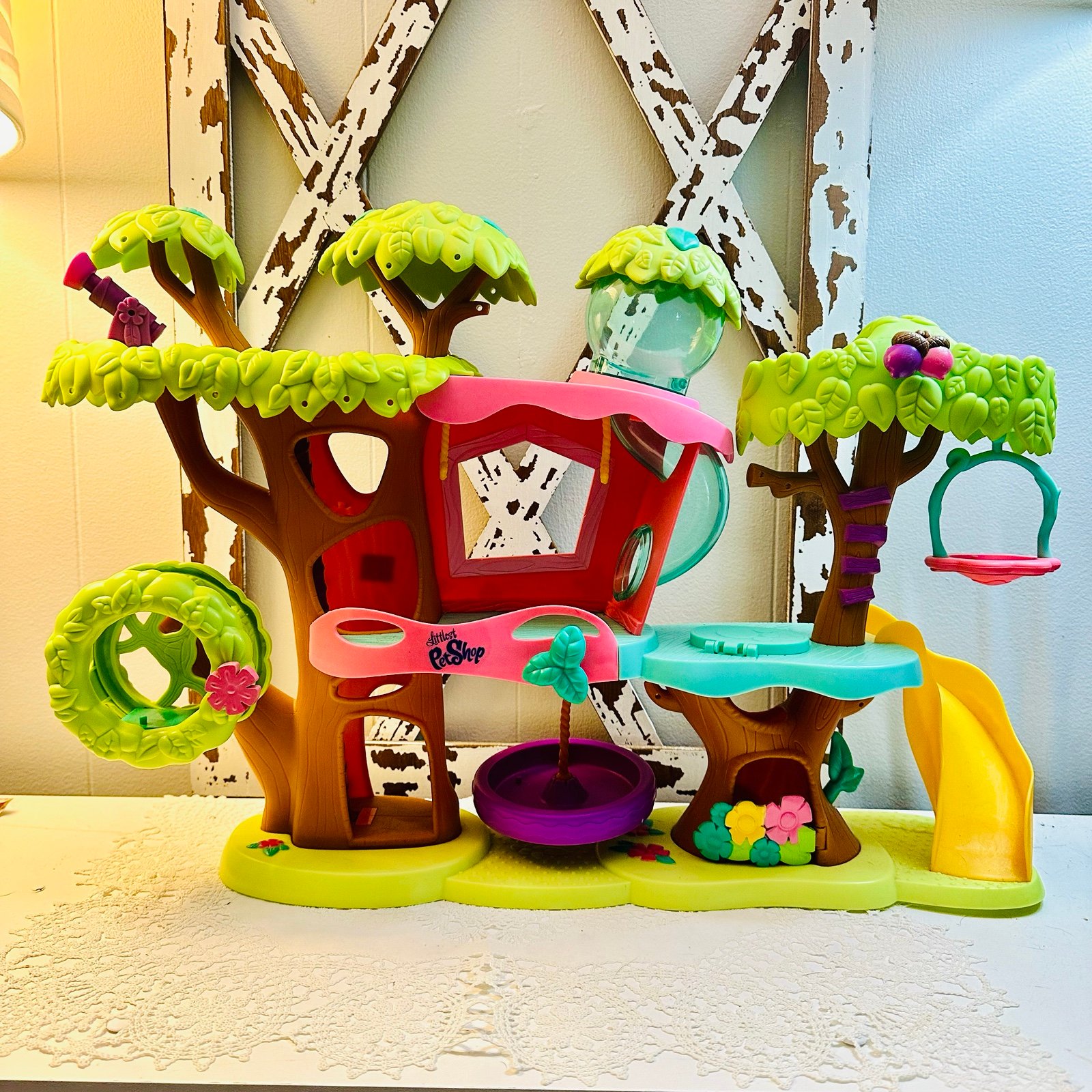 Littlest Pet Shop Magic Motion Treehouse 2010 Hasbro LPS