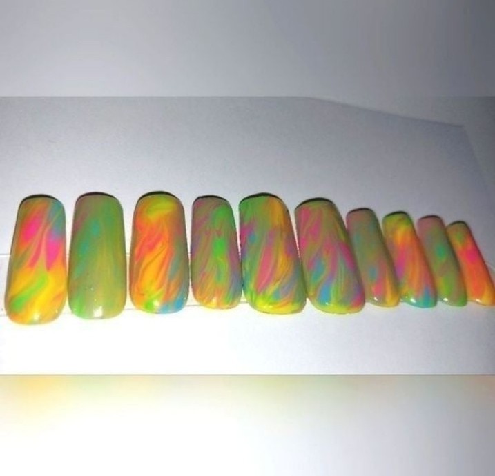 Hand crafted custom 10pc short acrylic tiedye luminous press on nails sz Medium