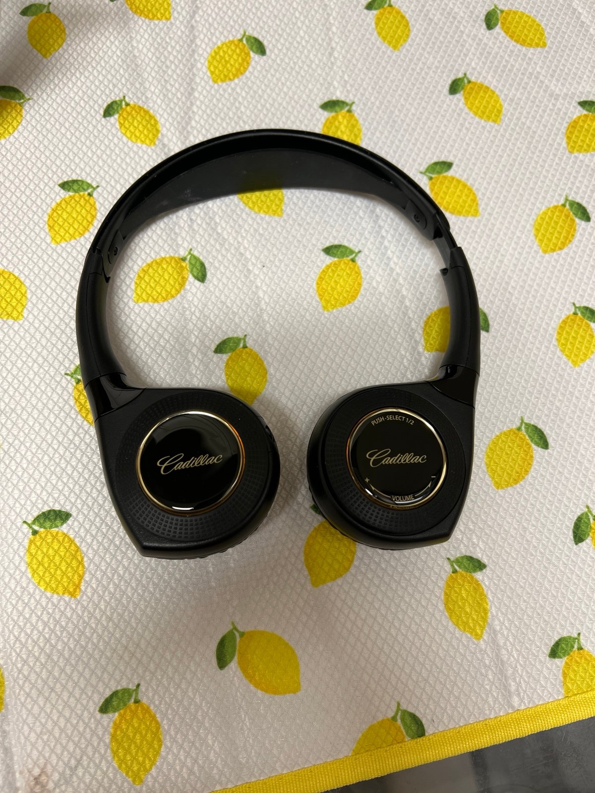 Cadillac Dual-Channel Wireless infrared Analog Headphones