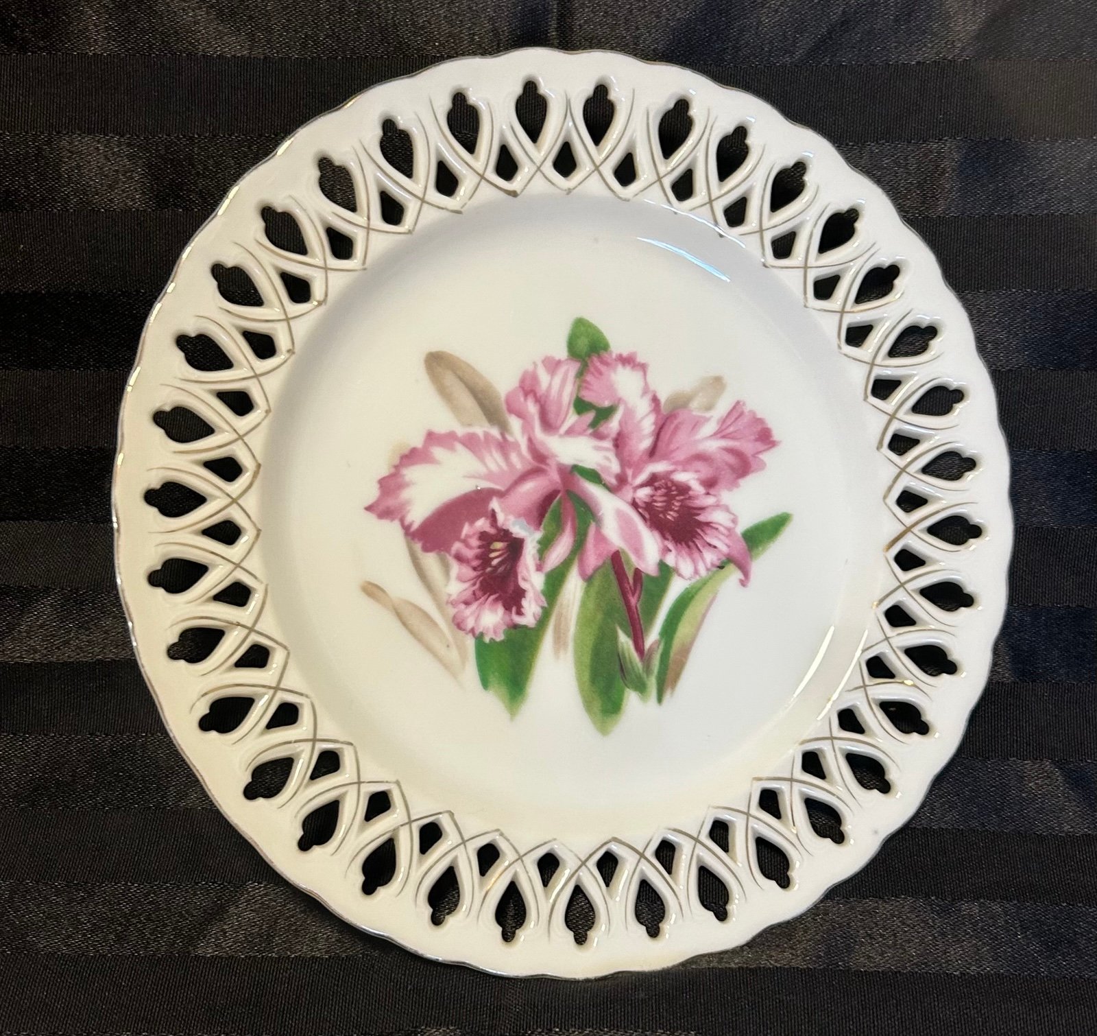 MCM bone China made in Occupied Japan Rosetta flower decoration plate