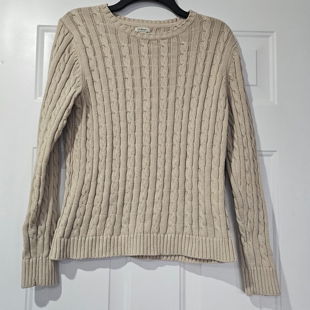 LLBean Cable Knit sweater size medium
