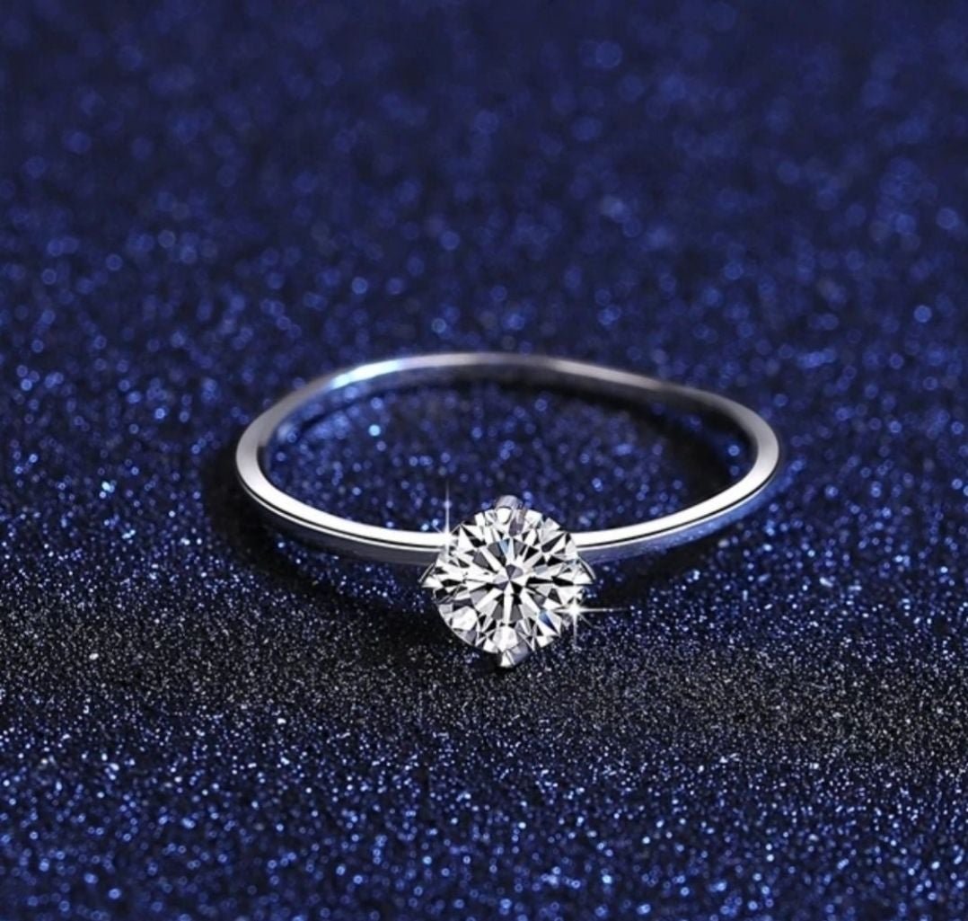 *sale* Round cut Infinity Diamond Wedding Ring band
