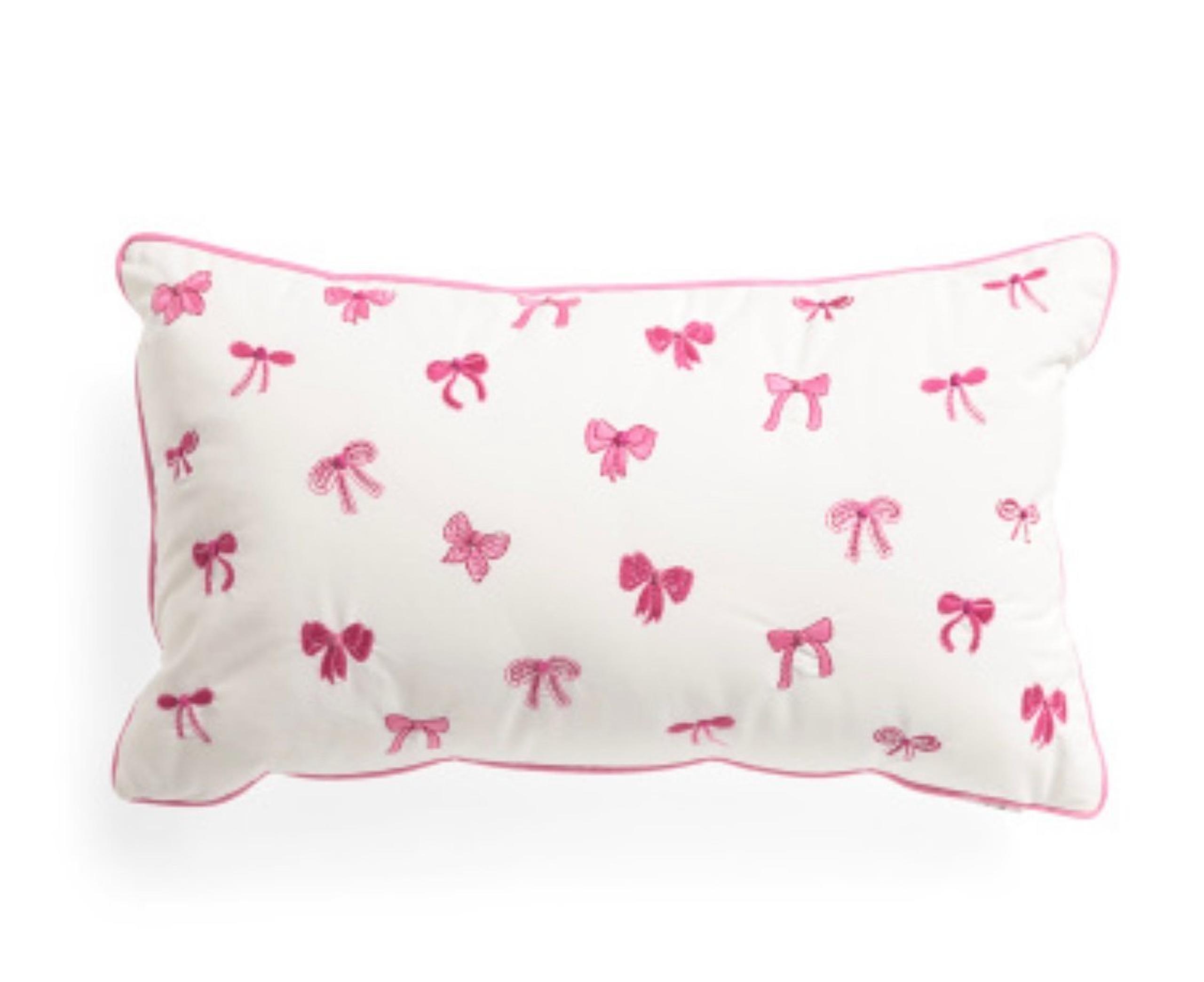 Bnwt ENVOGUE
Velvet Bow Pillow