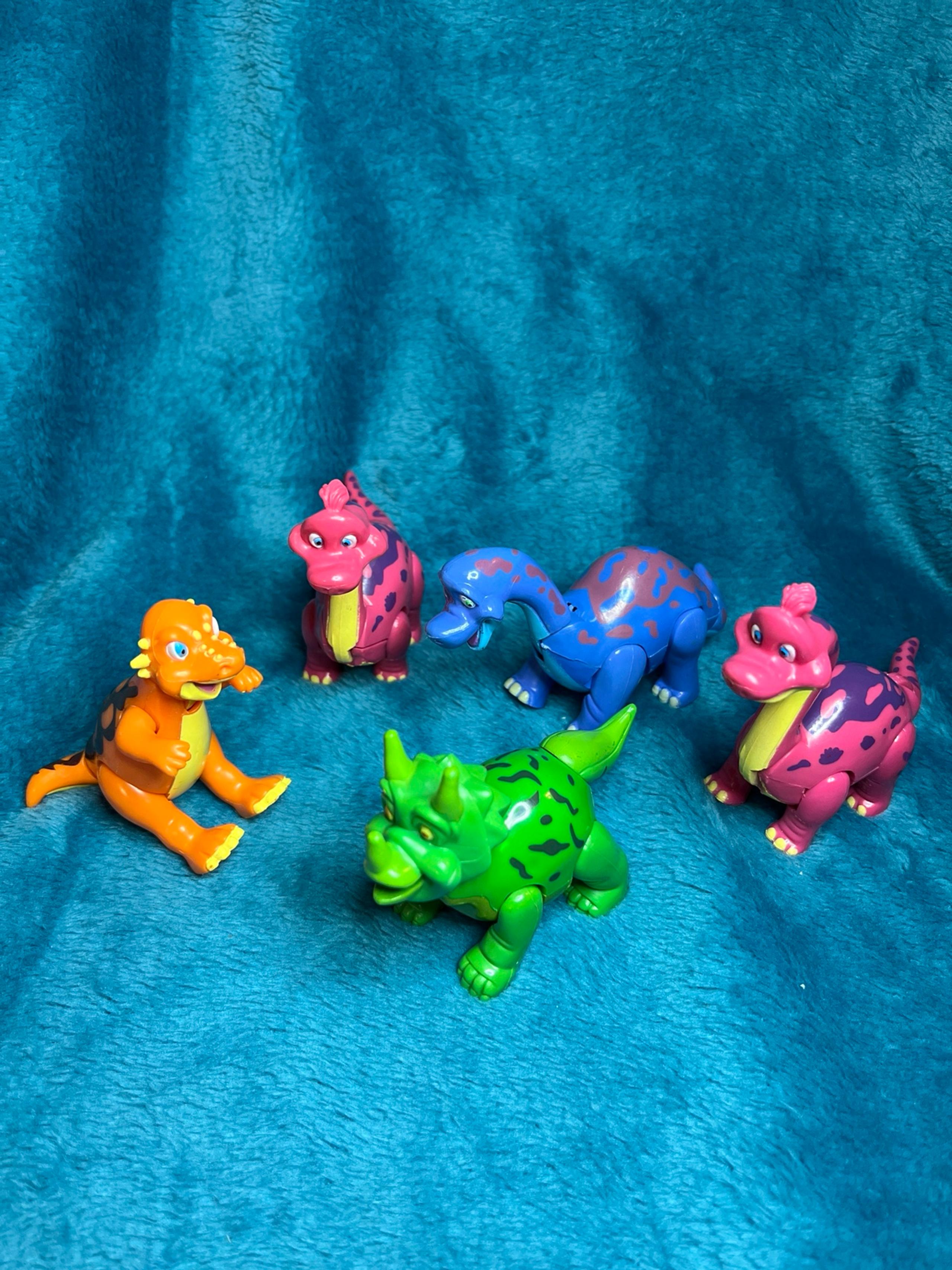 Downtown Disney T Rex Cafe Restaurant Dinosaurs Jointed Figures 5 Piece Lot