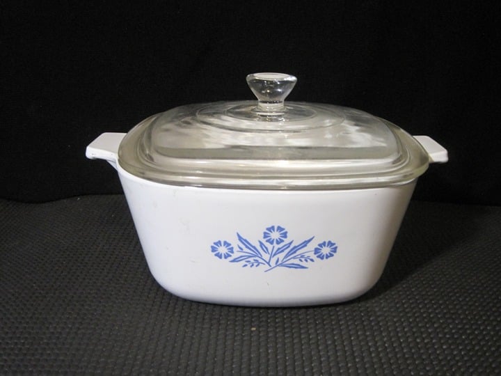 Rare Vintage Corning Ware Blue Cornflower-1/3/4 Qt. P-1 3/4-B with lid!
