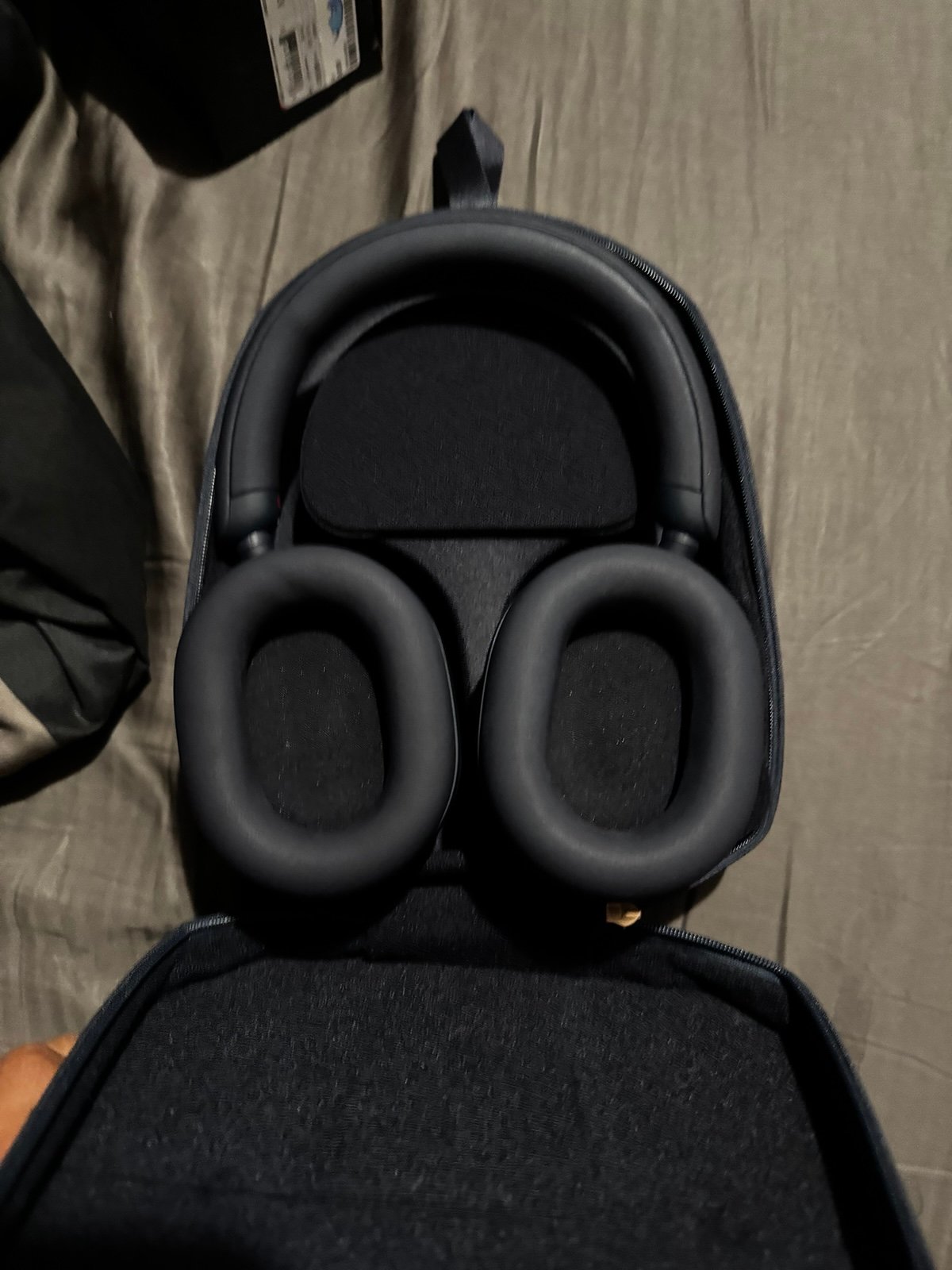 xm5 sony BRAND NEW headphones