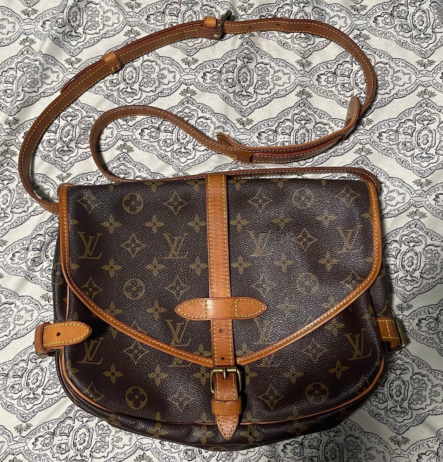 Louis Vuitton Saumur Shoulder bag 372745