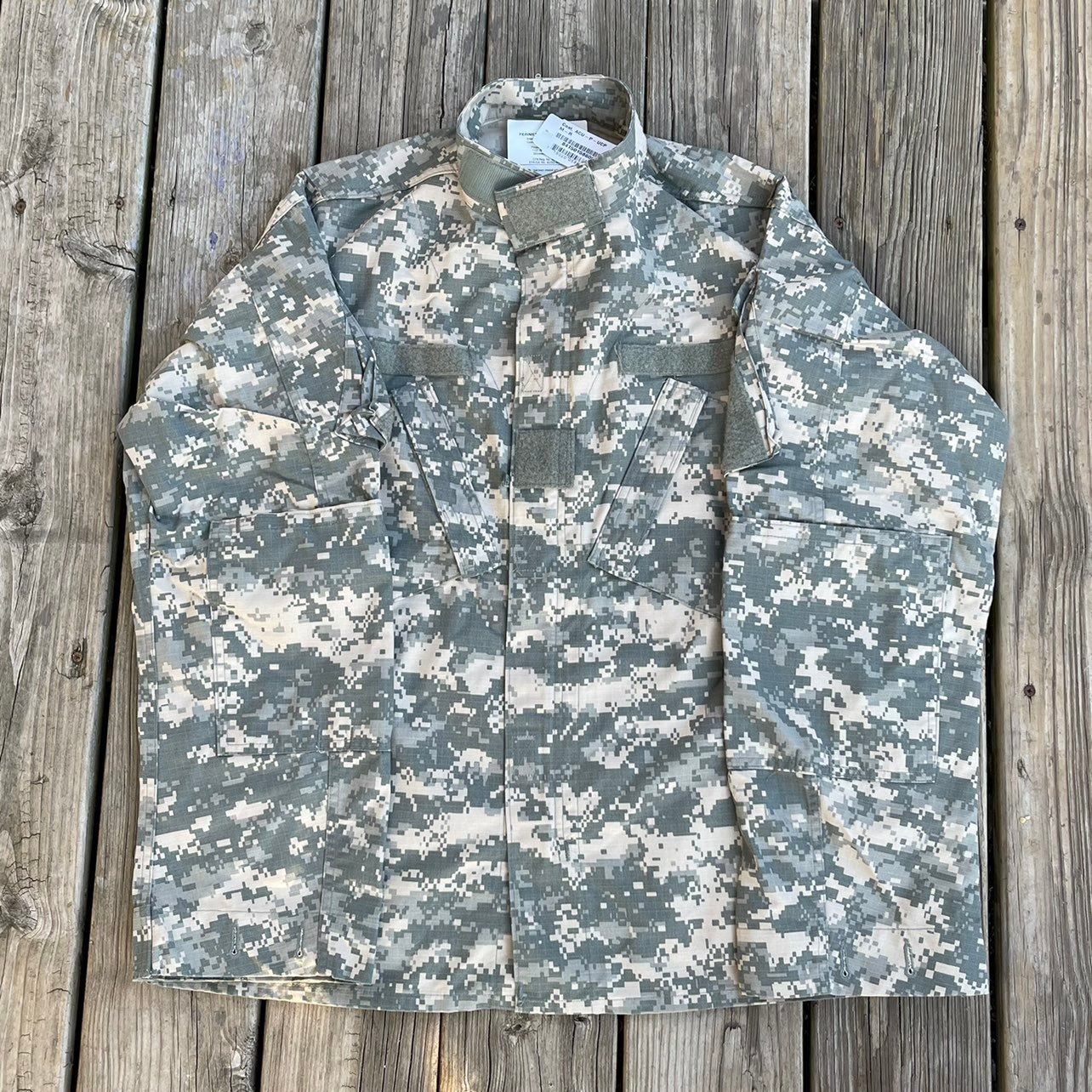 *NEW w/ TAGS* Army Jacket. Size MEDIUM