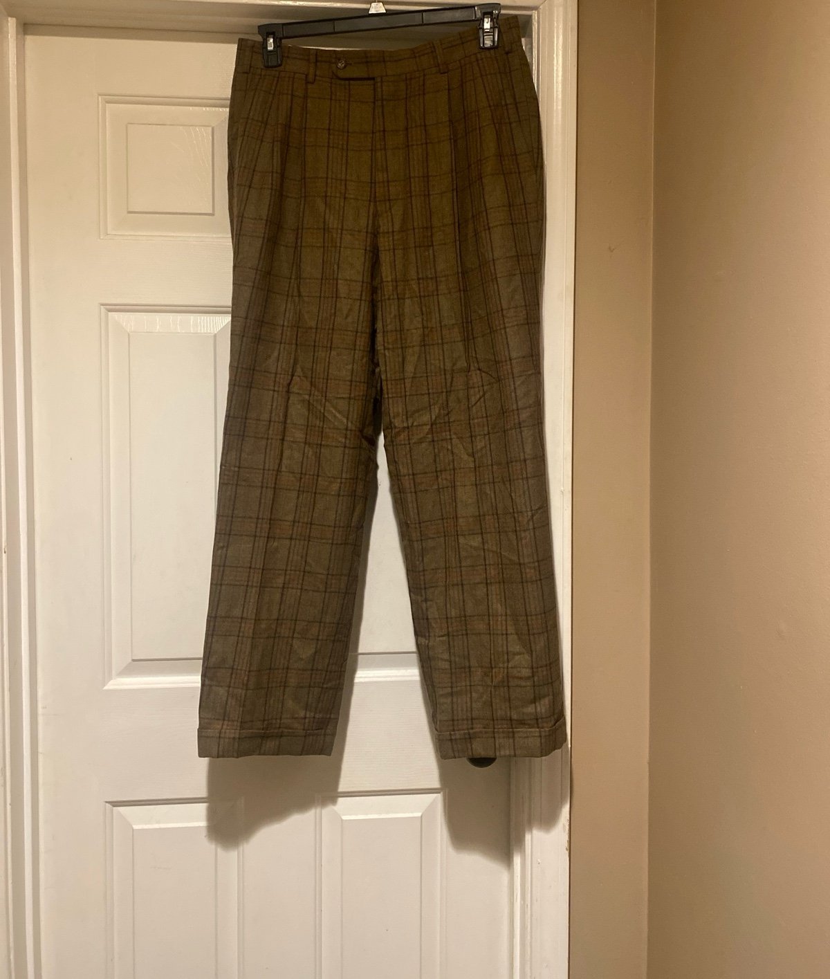 Hiltl 100% Virgin Wool Plaid Dress Pants Men’s Size 34/38- 29inch inseam