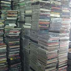 200 MUSIC CDS RANDOMLY PICKED WHOLESALE