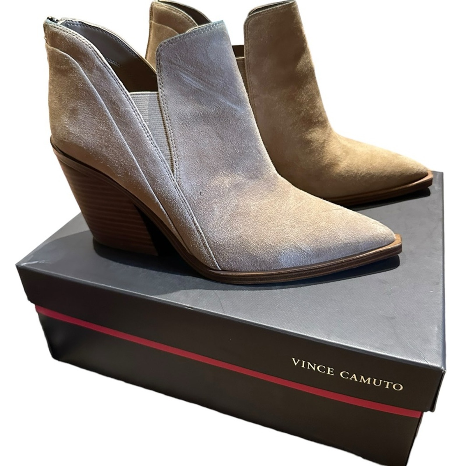 Vince Camuto Gradina Women’s Size 9 Tortilla Suede Pointed Toe Booties Zip Back