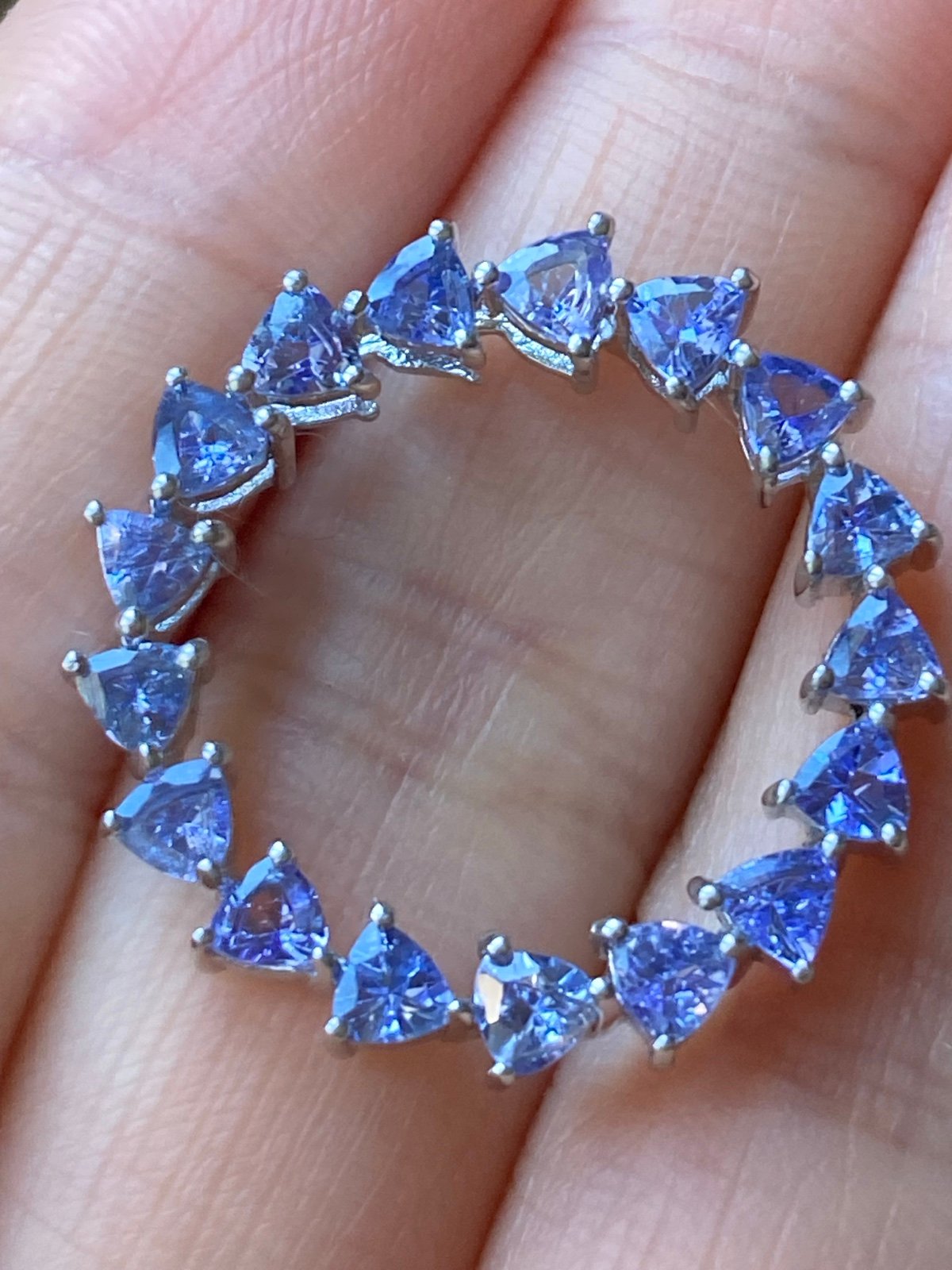 925 sterling silver natural 3mm trillion cut tanzanite circle pendant