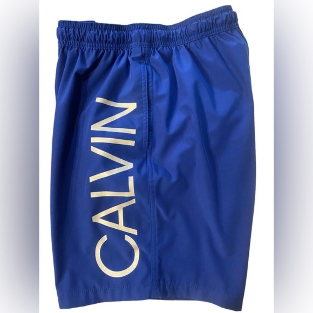 NWOT Men’s Calvin Klein swimming trunks size Large, beach wear, resort wear