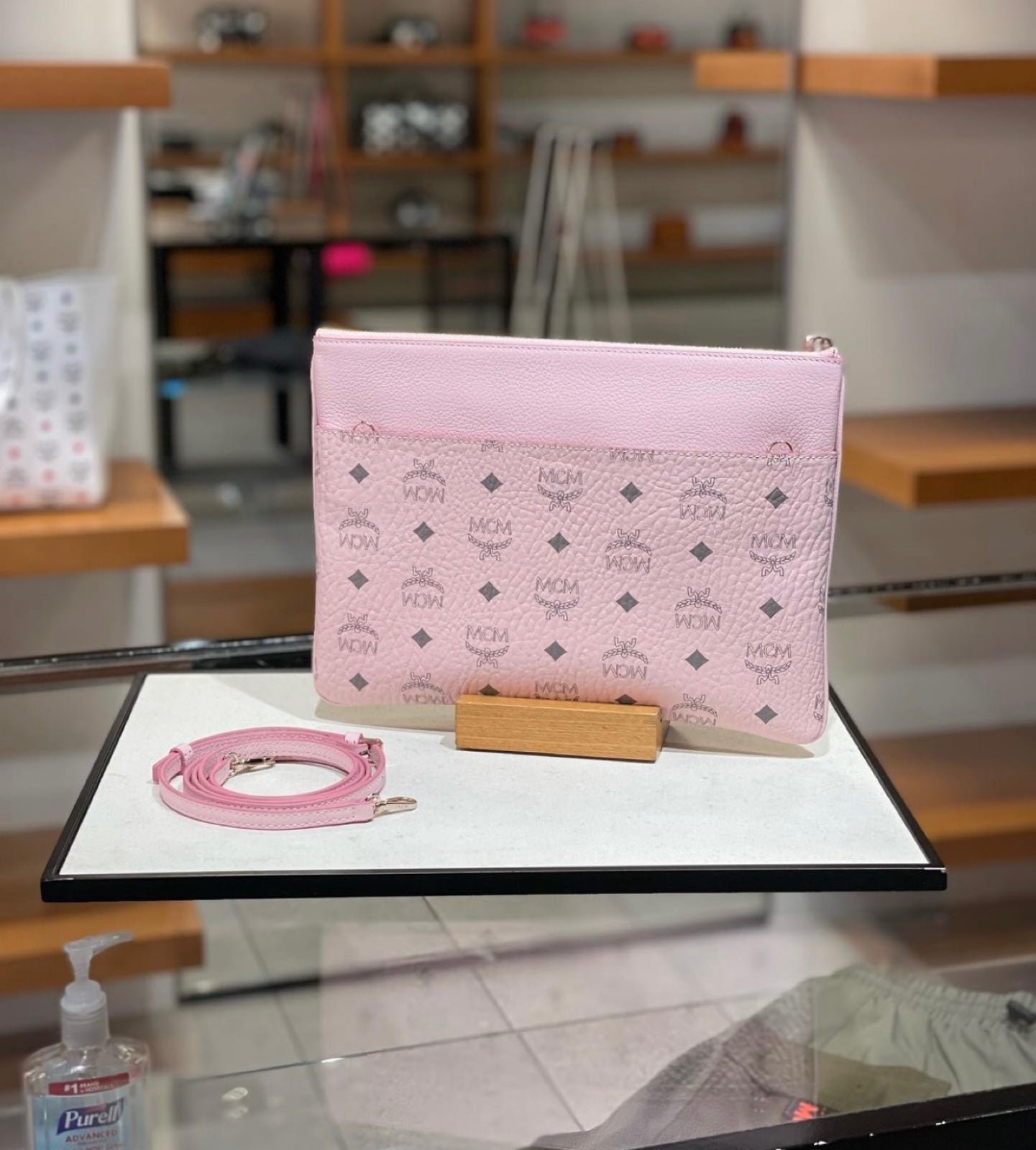 Price firm! MCM medium size power pink color crossbody pouch 470+tax