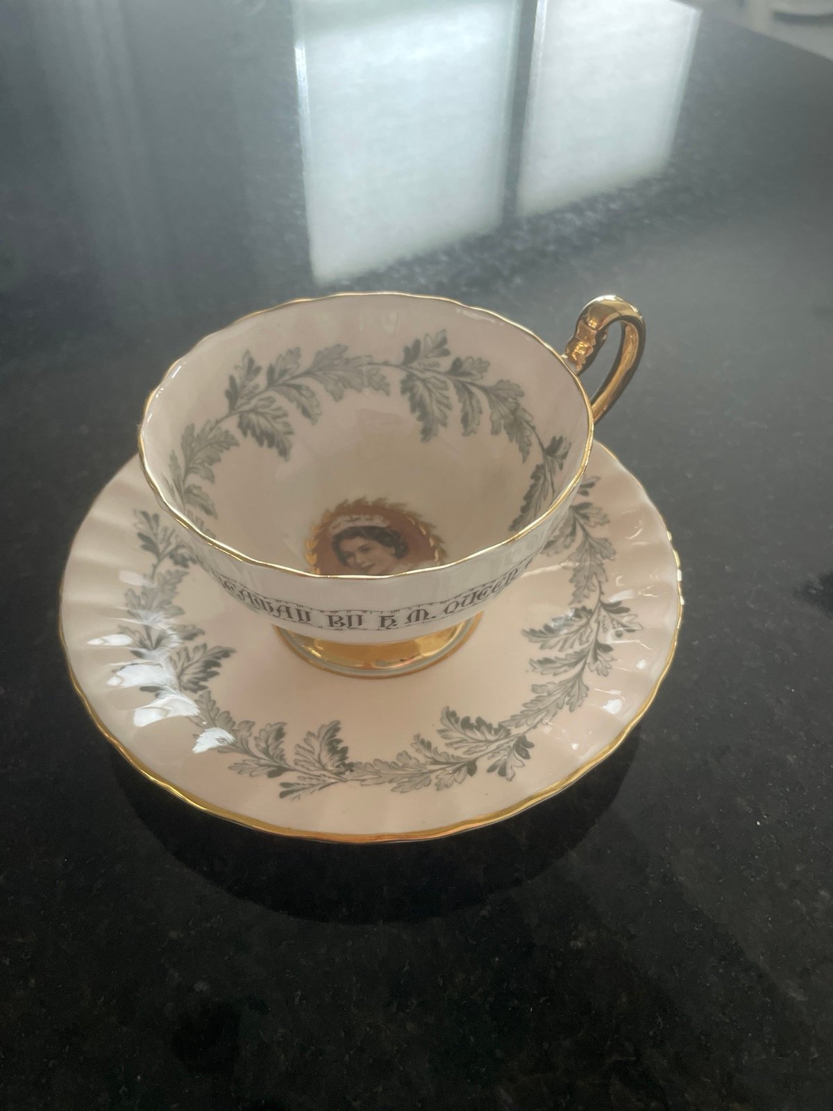 Queen Elizabeth Aynsley Bone China 1959 England D1192