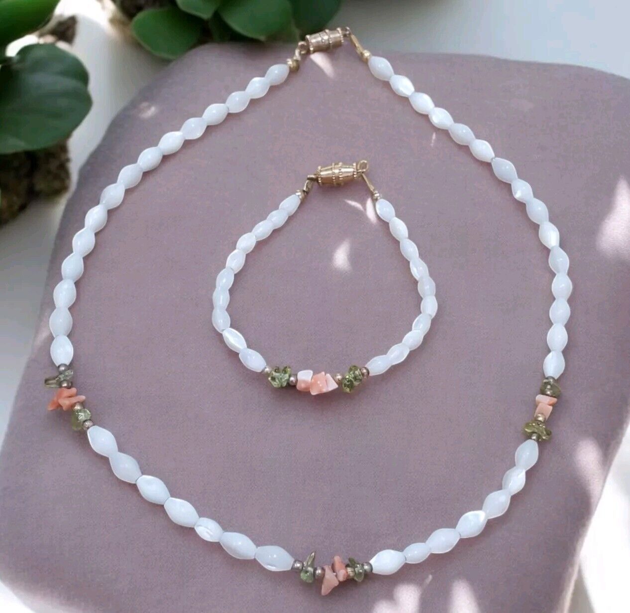 Vintage Mother of Pearl Beads Necklace and Bracelet Set with Coral and Peridot