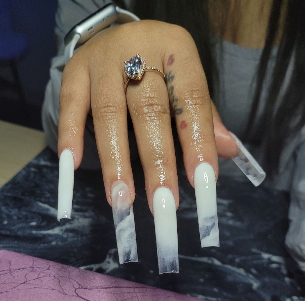 XL White Ombre Marble Acrylic Press on nails