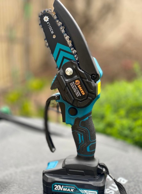 Mini Chainsaw, Portable Electric Chainsaw Cordless, Small Handheld Chain Saw