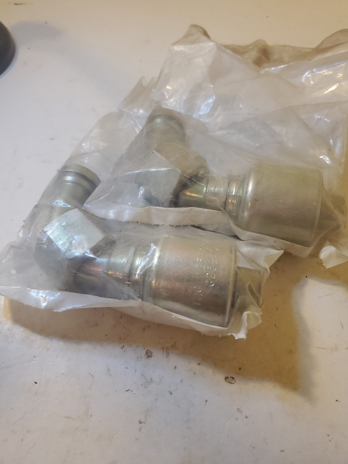 2 Gates G25240-1212, 12G-12FFORX90M Hydraulic Hose Fittings T106204
