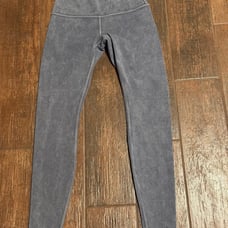 Lululemon Wunder Under 28” size 6