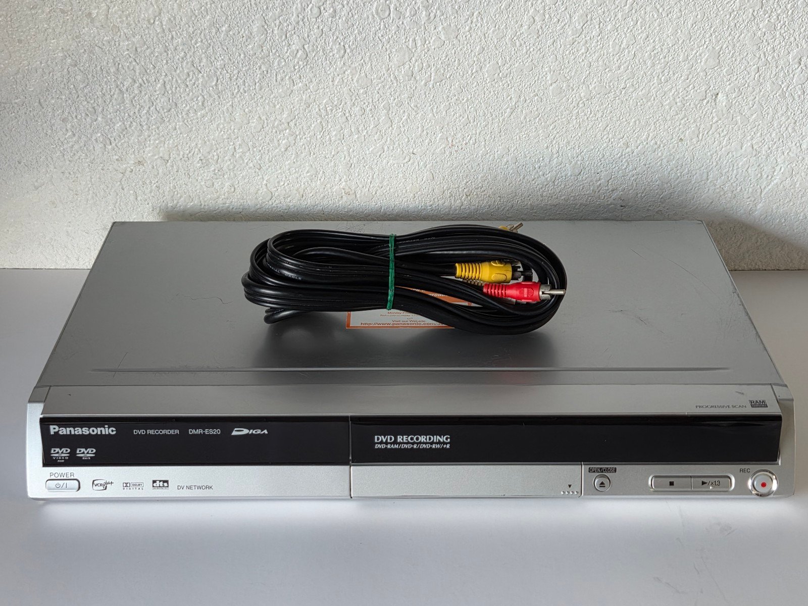 Panasonic DMR-ES20 - DVD Recorder Player With AV Cables