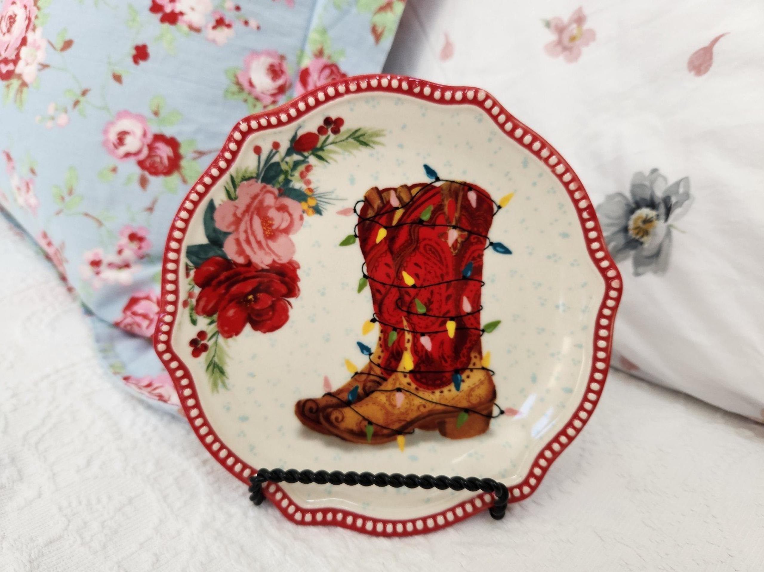 NWT PIONEER WOMAN XMAS BOOT APPETIZER PLATE