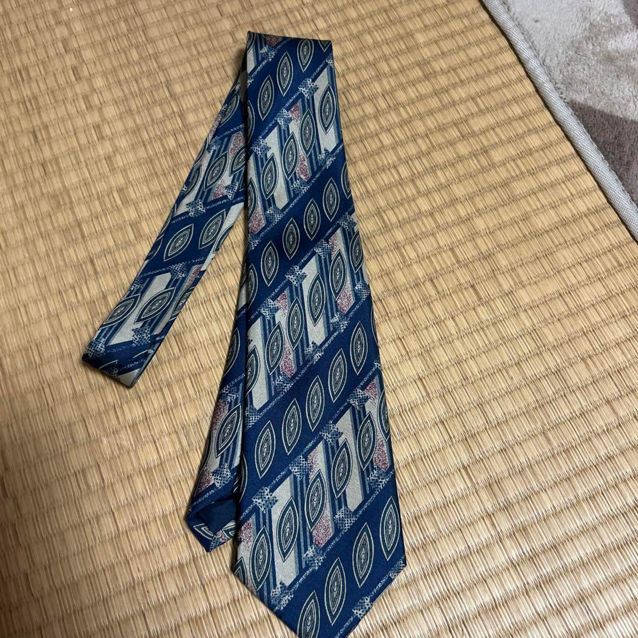 VENTURA Geometric Pattern Silk Tie