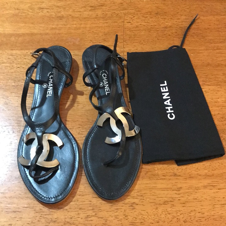 Doigts Sandals Size 9.5 US, 40 EU, In Great Condition, Black