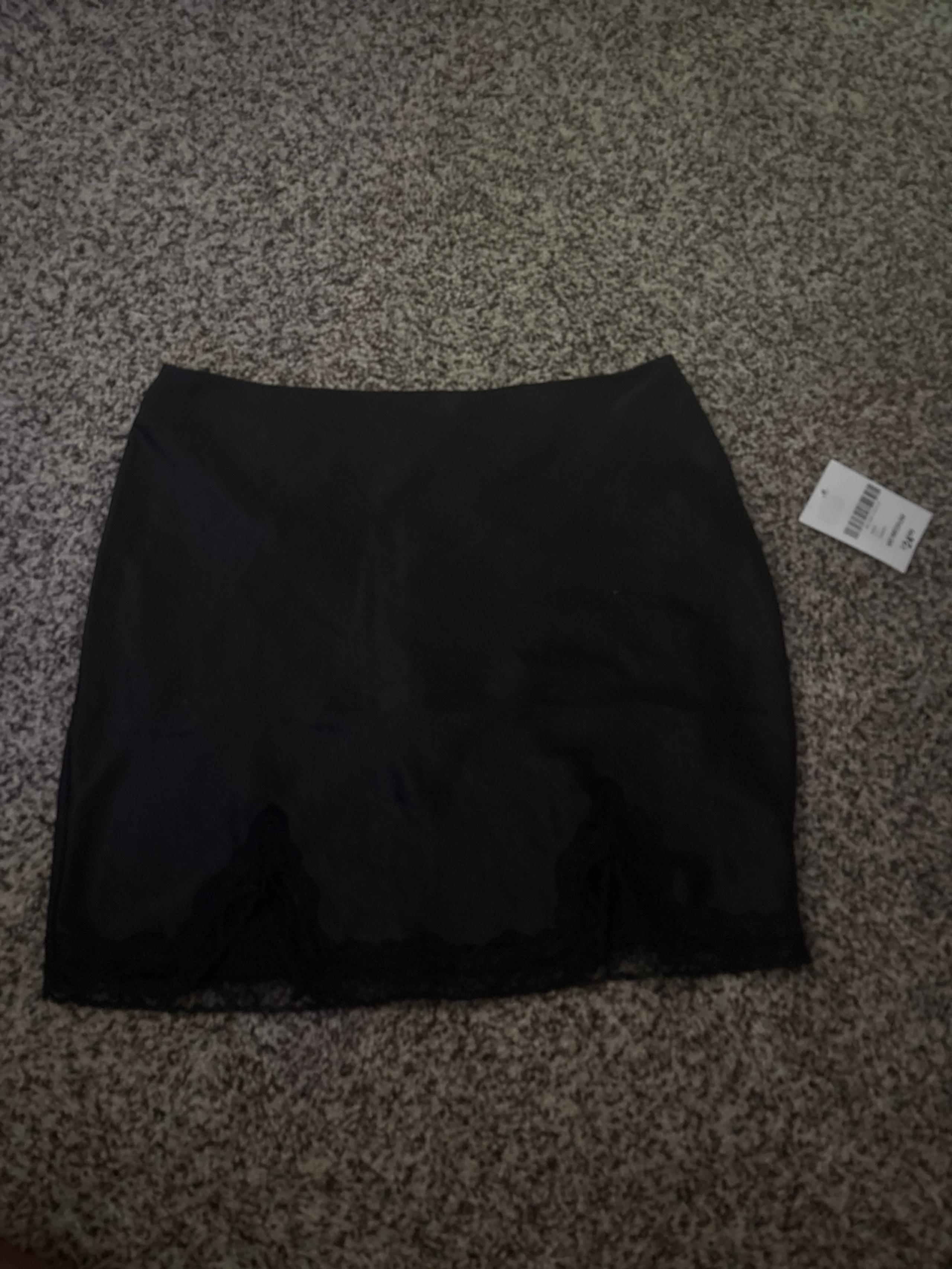 Forever 21: A line black lace mini skirt