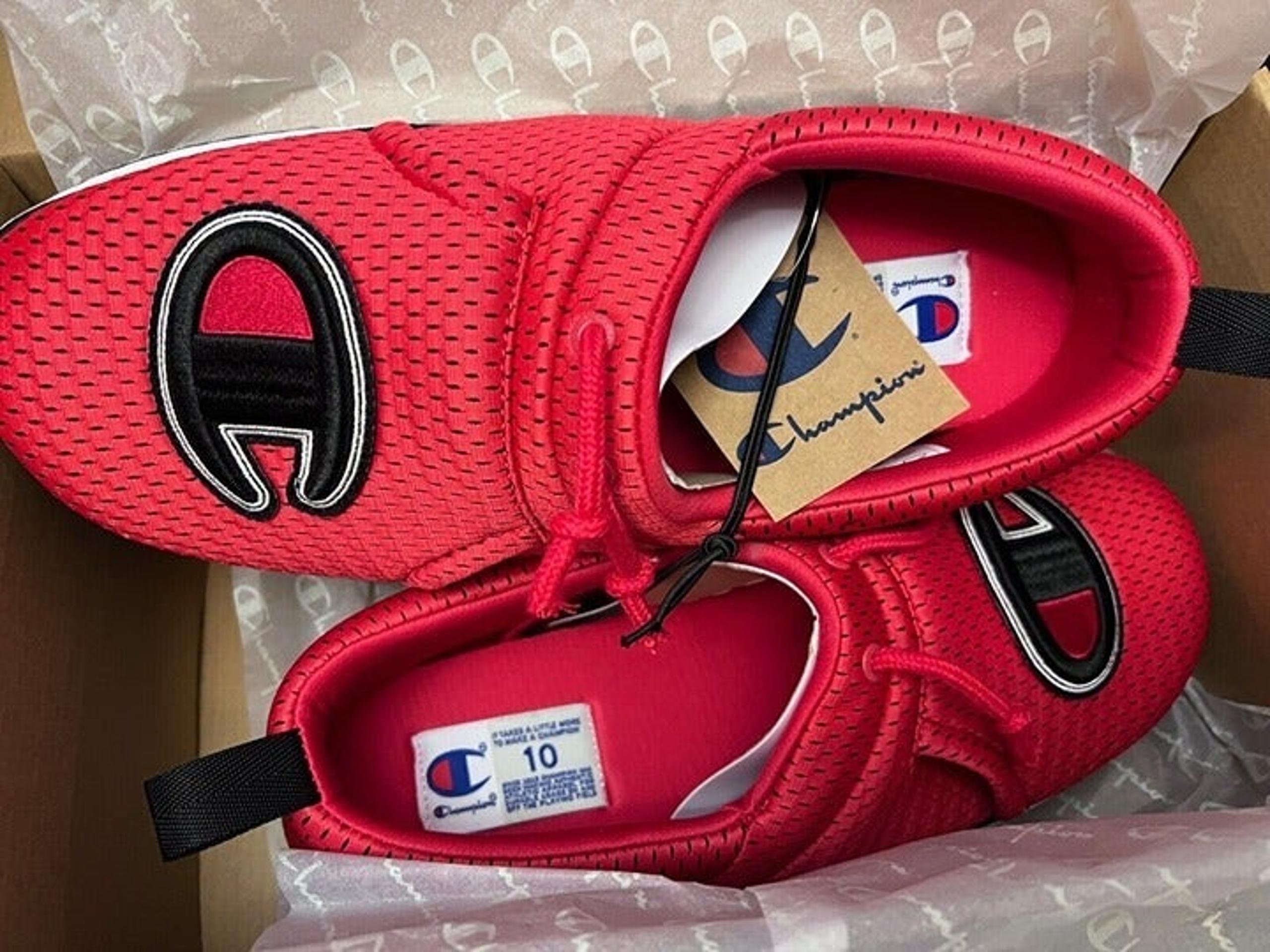 Champion University Red Mesh Slipper Size 9
