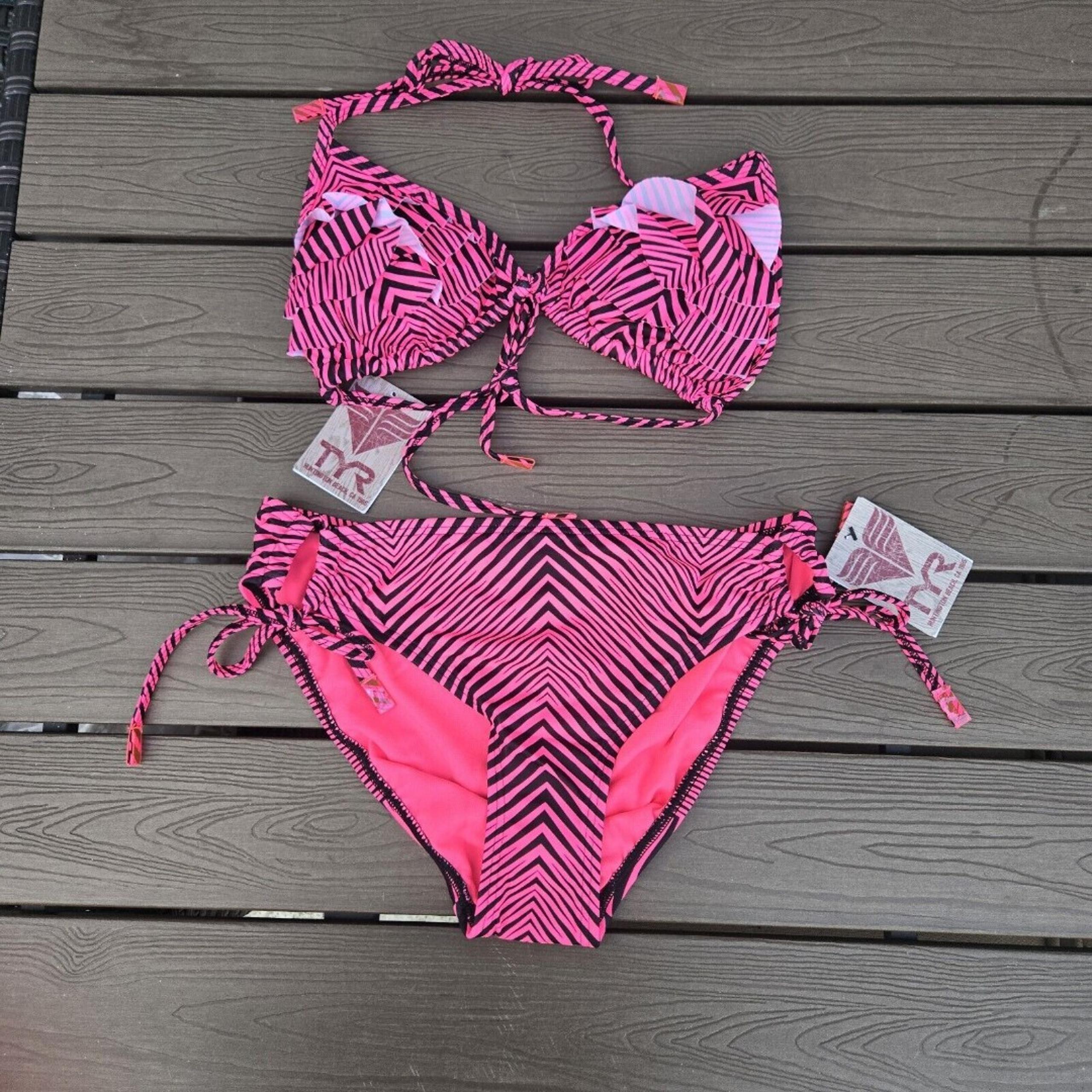 NWT TYR Womens Zig Zag Laser Ruffle Pink/black String Bikini Set Sz L NWT