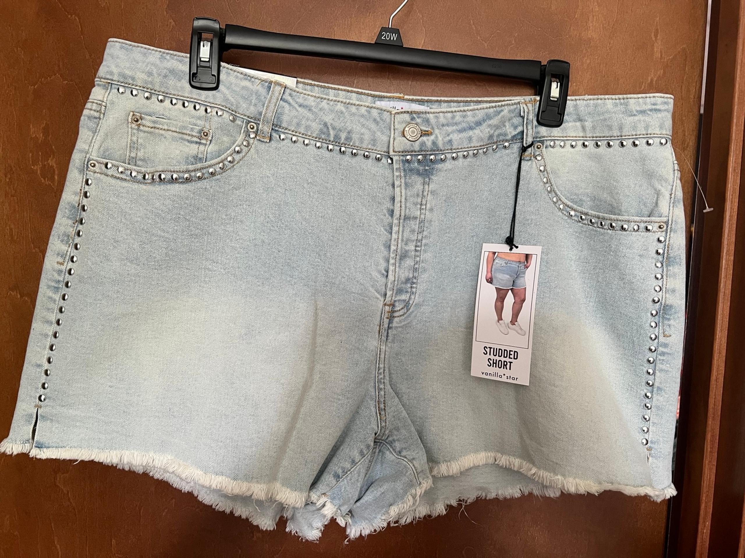 Women’s denim shorts ~ size 20w