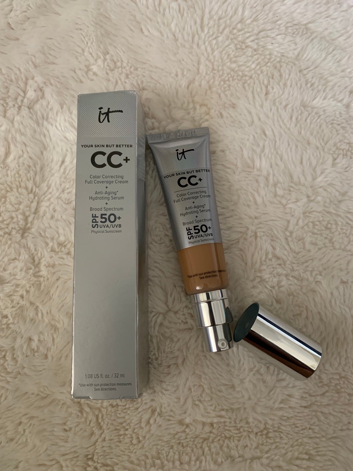 IT Cosmetics CC+ Cream Full Coverage Color Correcting Foundation SPF with 50+