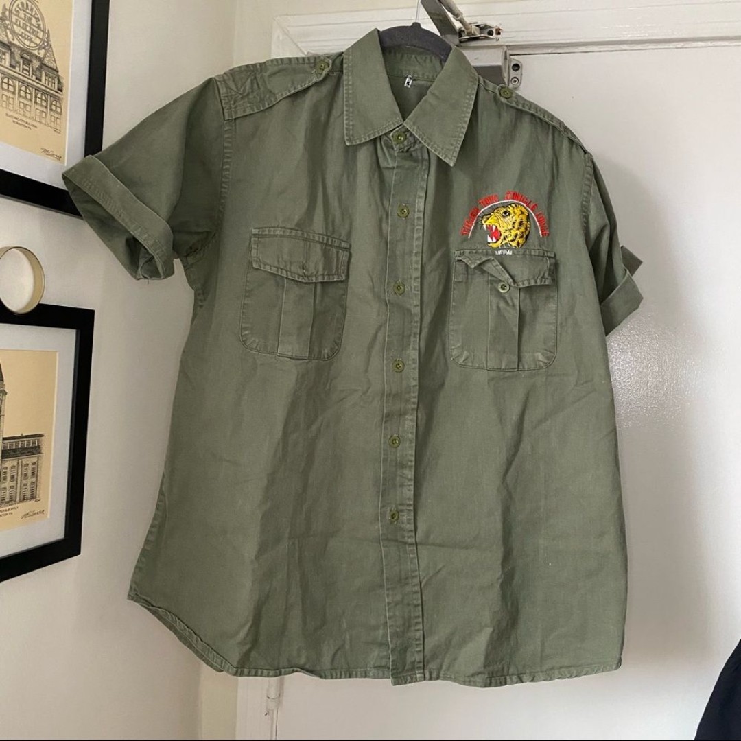 Vintage 70s Embroidered Tiger Safari Tiger Tops Jungle Lodge Nepal Shirt