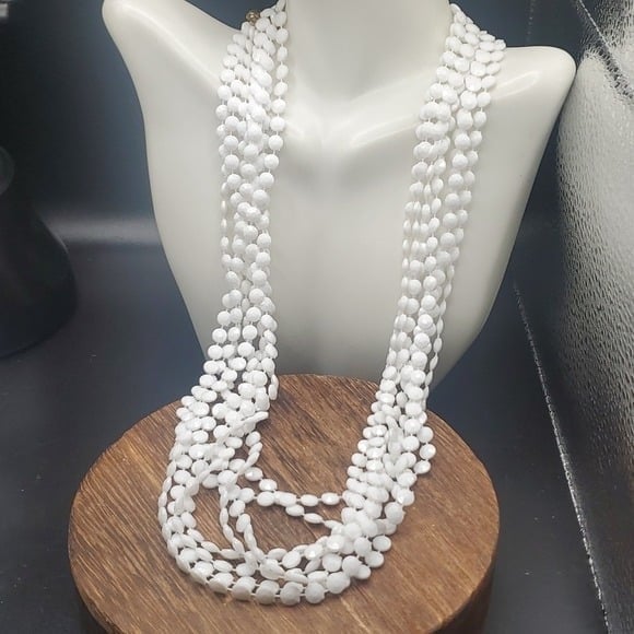 N2810 grandma core estate white beaded necklace multi tier vintage