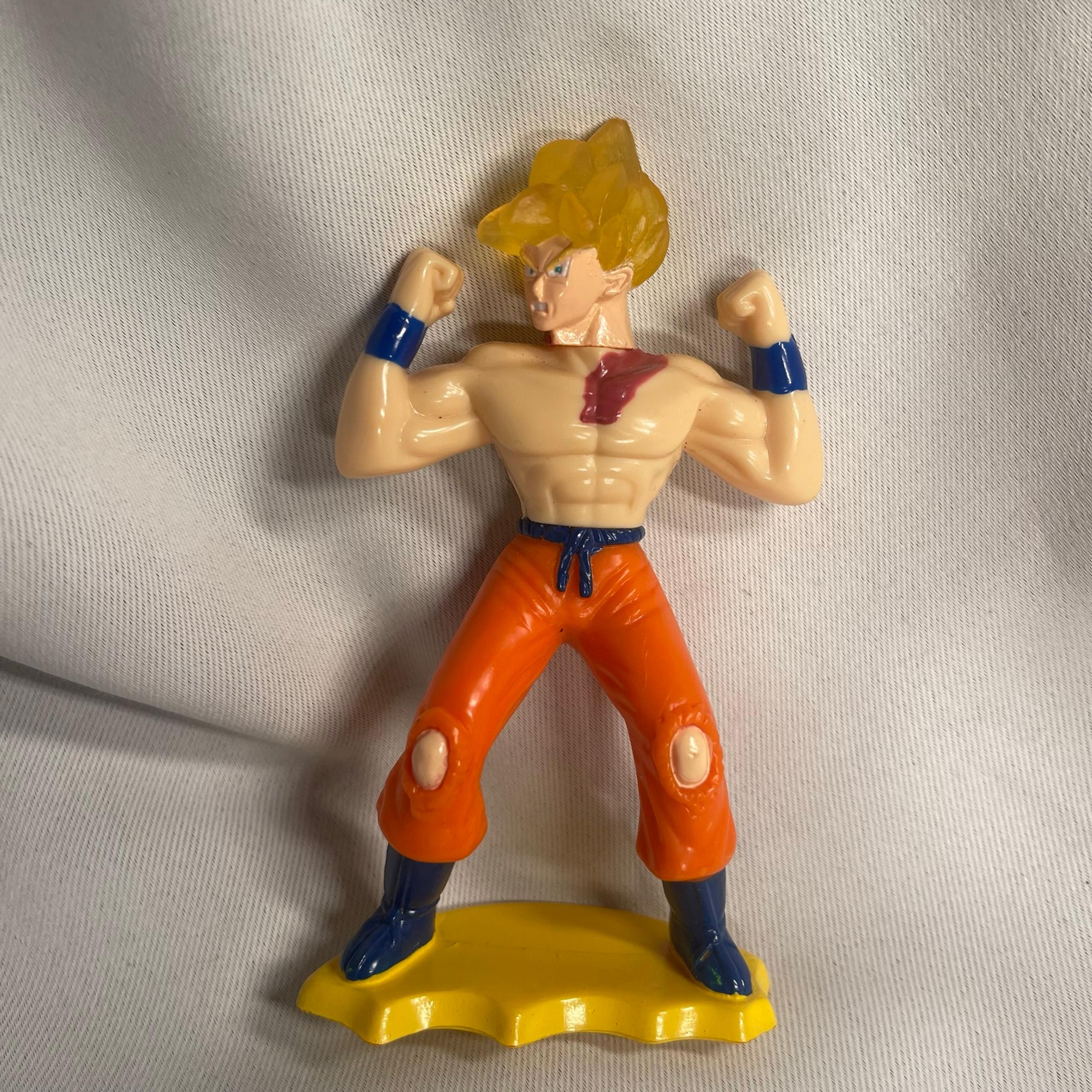 2002 Super Saiyan Goku 4.25" Burger King Action Figure Dragon Ball Dragonball Z