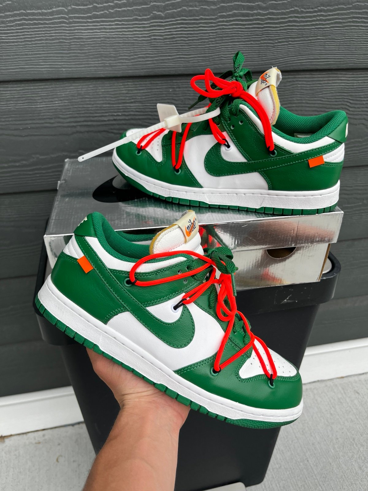 Size 8.5M - Off White x Nike Dunk Low Pine Green