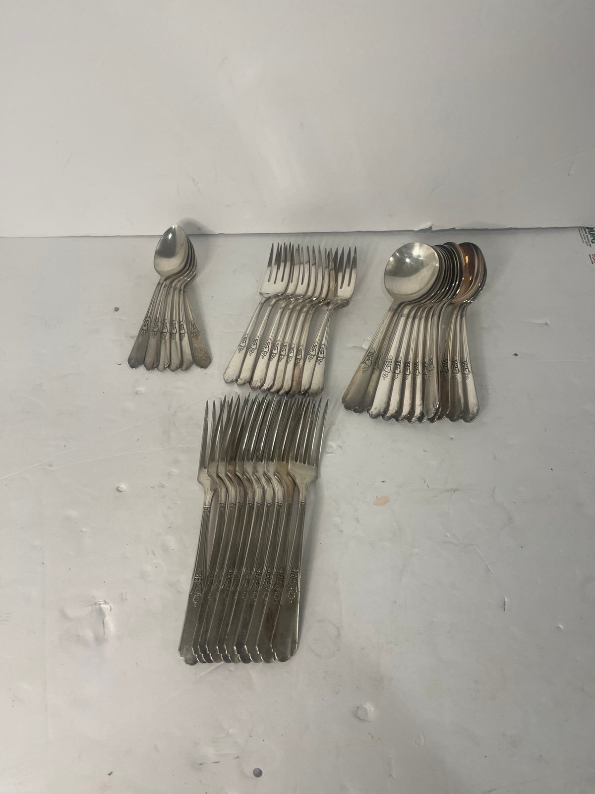 SIMEON L & GEORGE H ROGERS COMPANY SILVER PLATE SET 38 PIECES