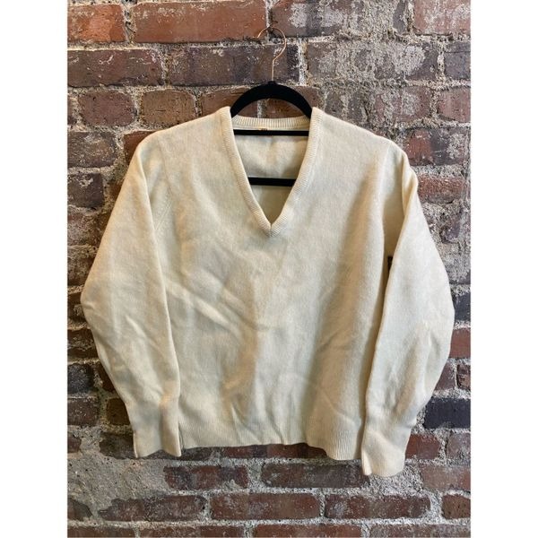 Made in Scotland 100% Pure Cashmere Off White/Cream V-Neck Vintage Sweater Appro