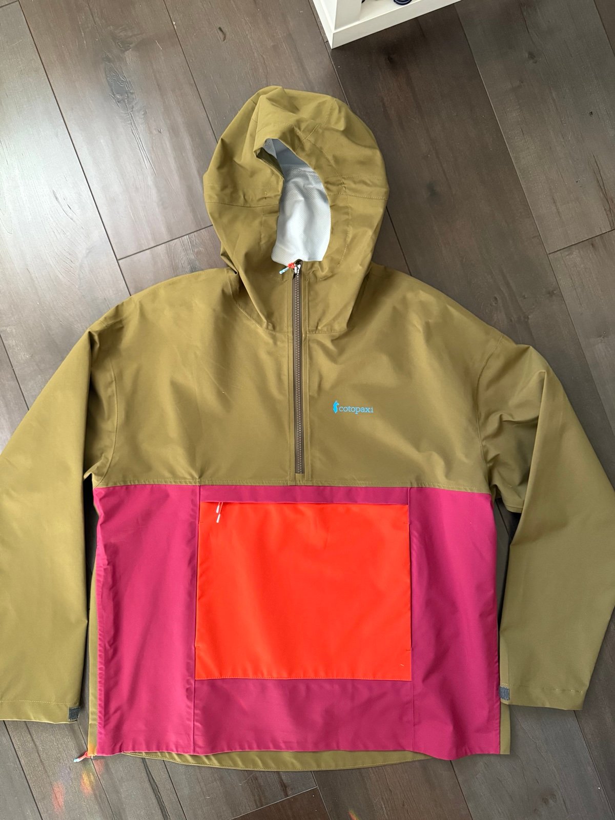NWOT Cotopaxi Cielo Anorak