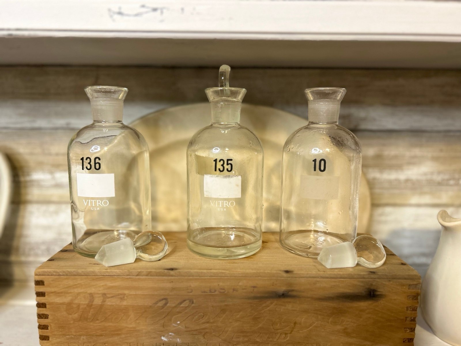 Vintage vitro Glass Apothecary Bottle super Rare