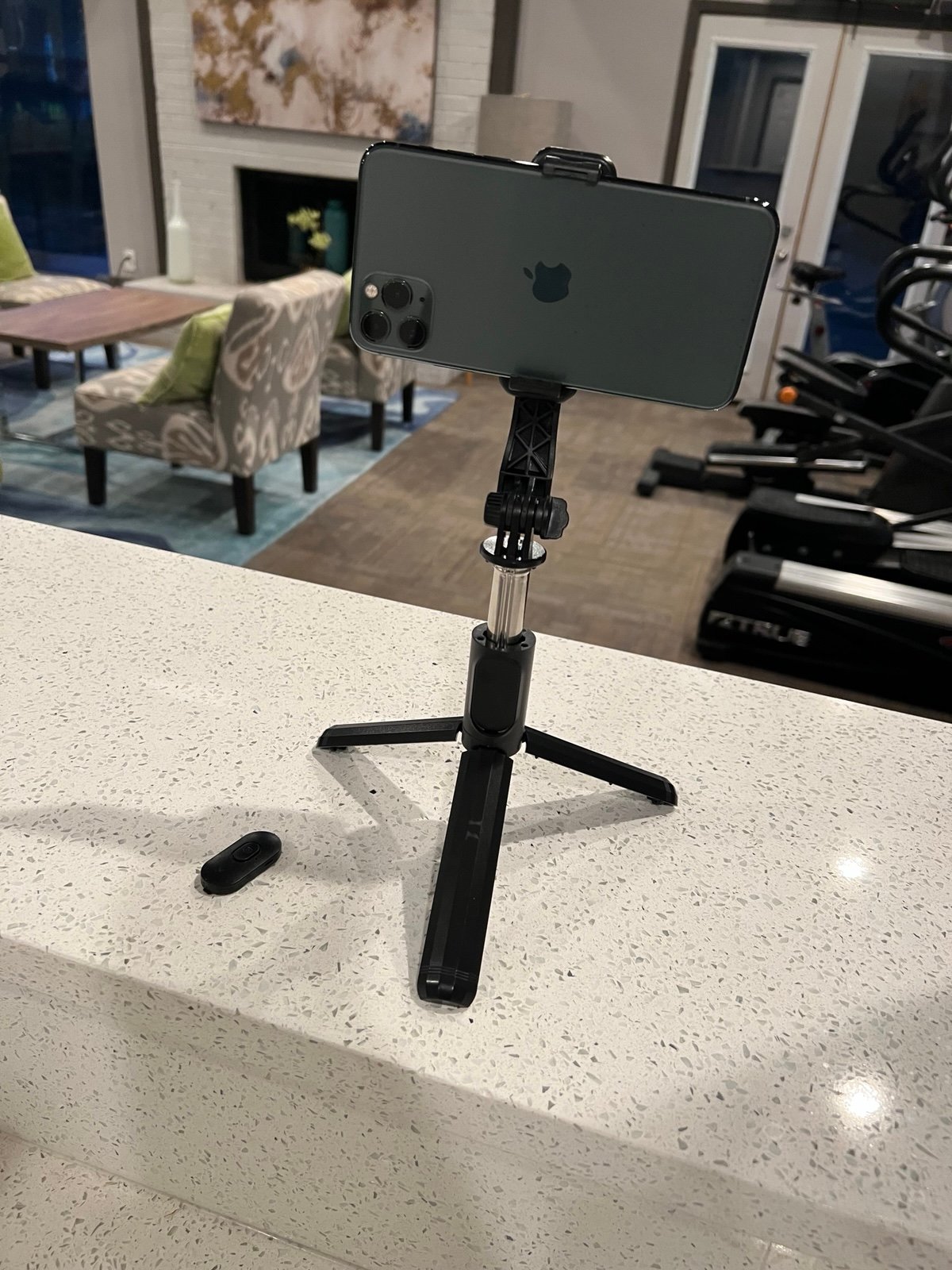 Vlog Kit Wireless Mic With 40” Tripod