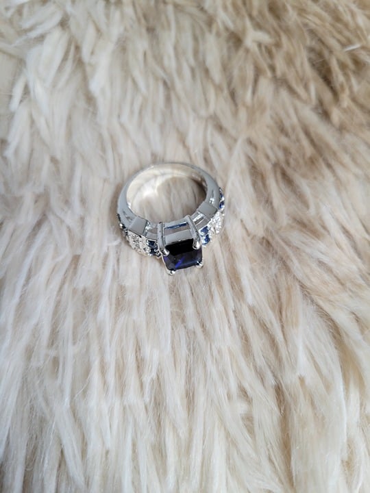 Ring with blue stone 925 stamped